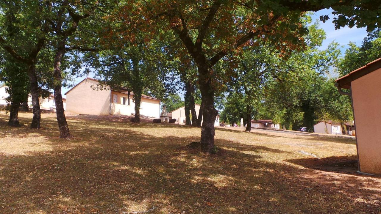 ホテル Les Sentiers Du Causse Lentillac du Causse エクステリア 写真