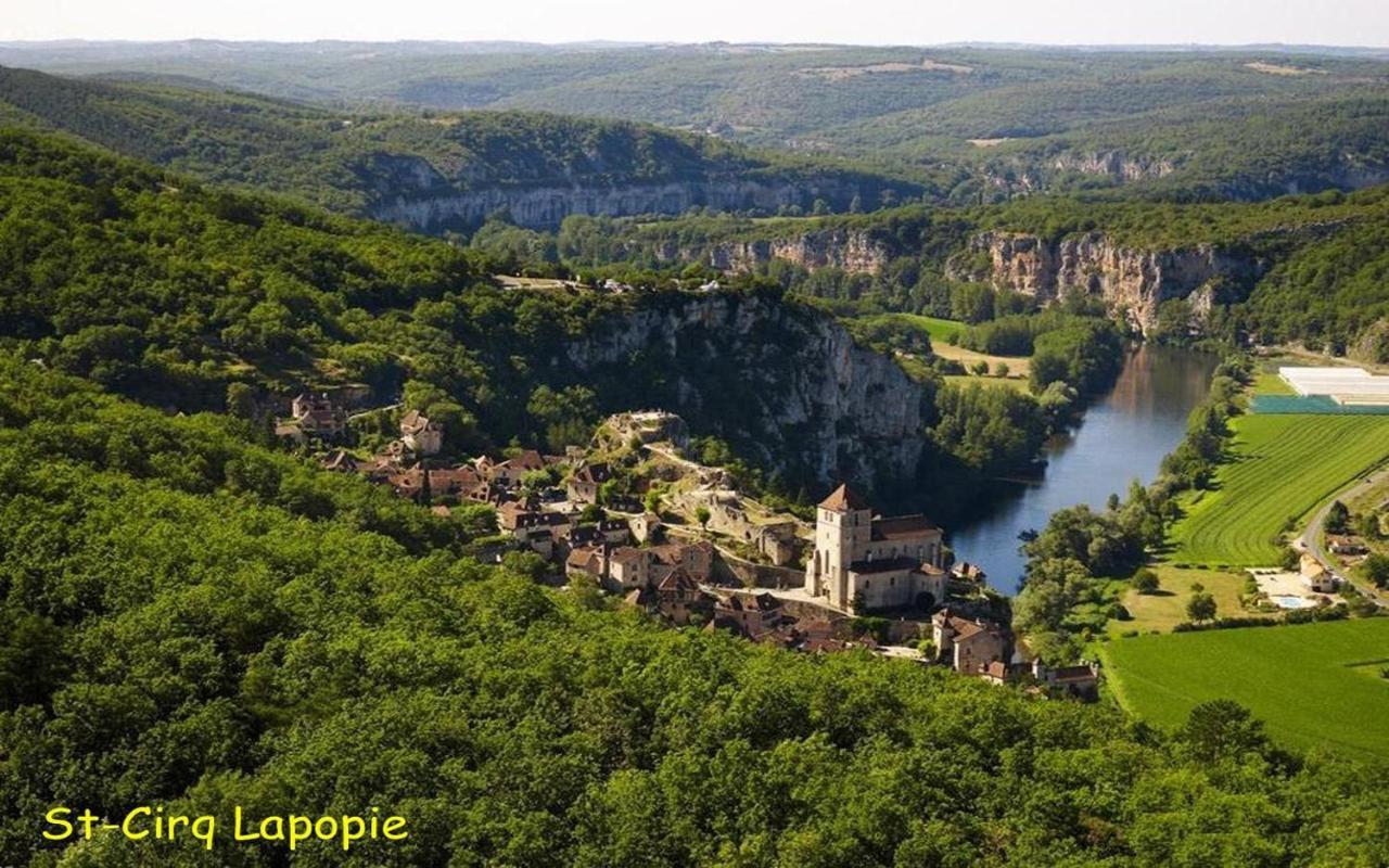 ホテル Les Sentiers Du Causse Lentillac du Causse エクステリア 写真